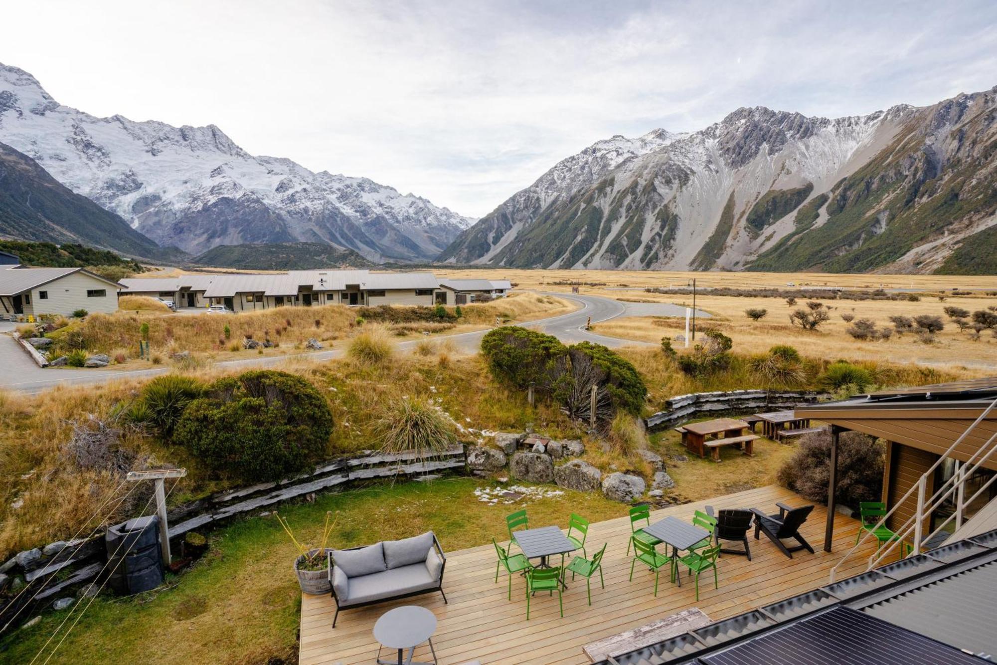 Haka House Aoraki Mt Cook Hostel Aoraki / Mount Cook Екстериор снимка
