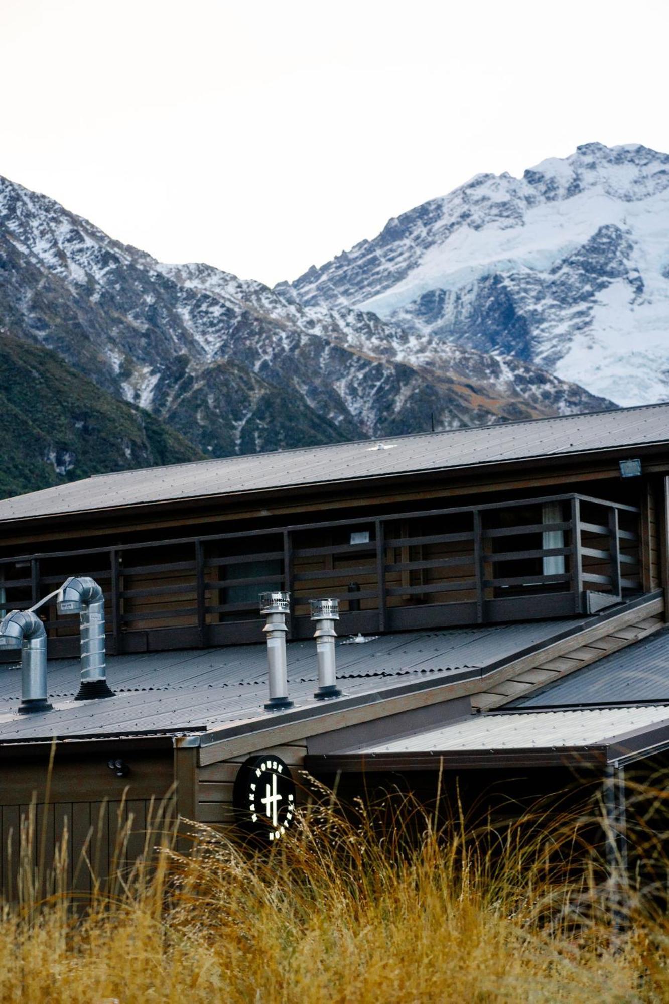 Haka House Aoraki Mt Cook Hostel Aoraki / Mount Cook Екстериор снимка