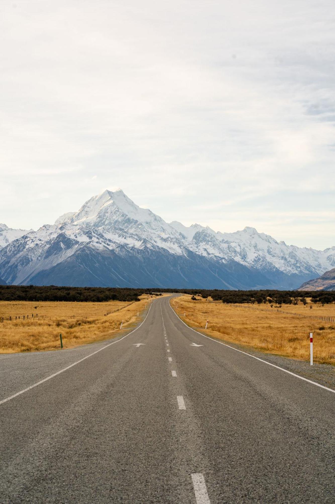 Haka House Aoraki Mt Cook Hostel Aoraki / Mount Cook Екстериор снимка