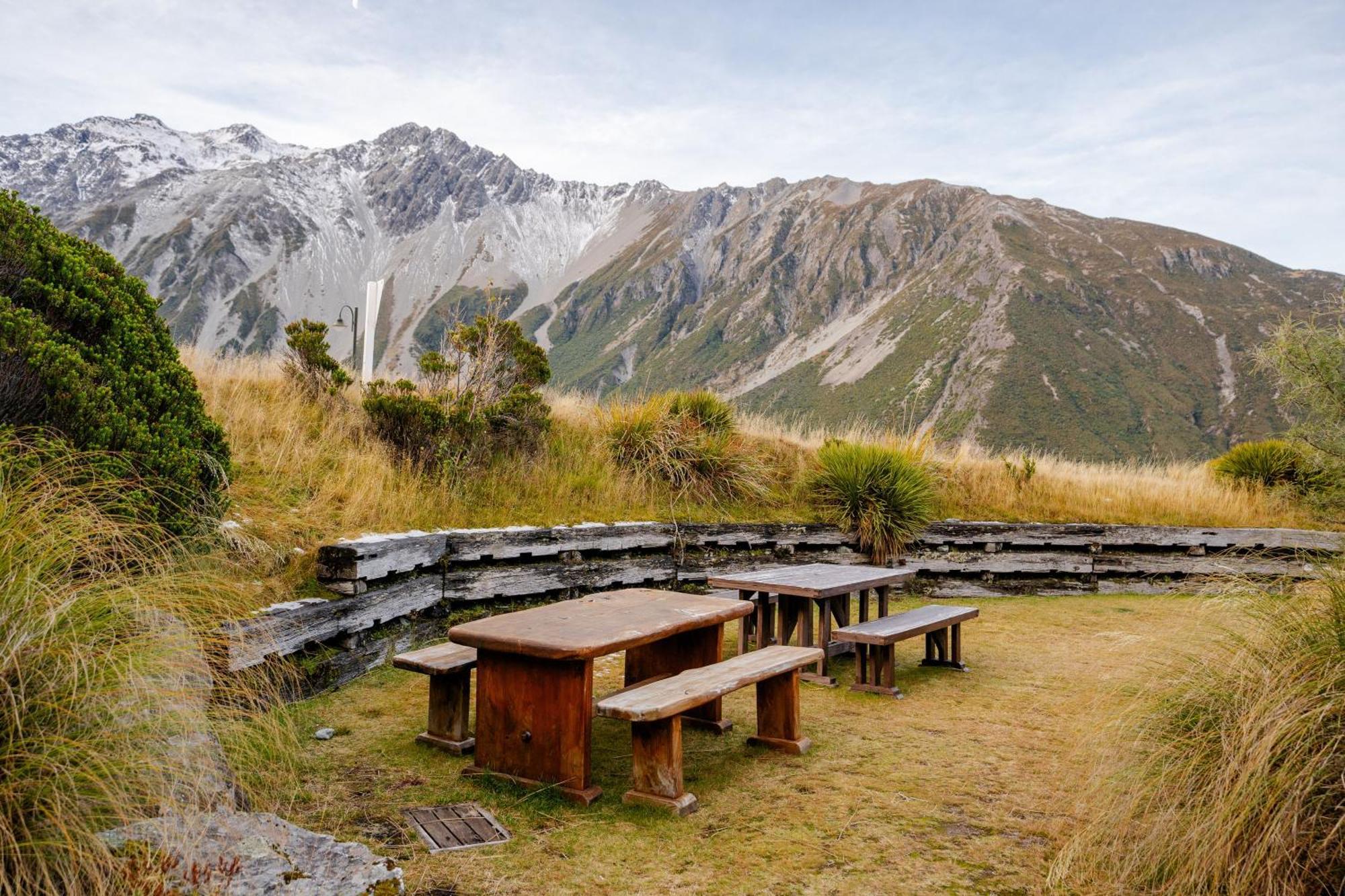 Haka House Aoraki Mt Cook Hostel Aoraki / Mount Cook Екстериор снимка