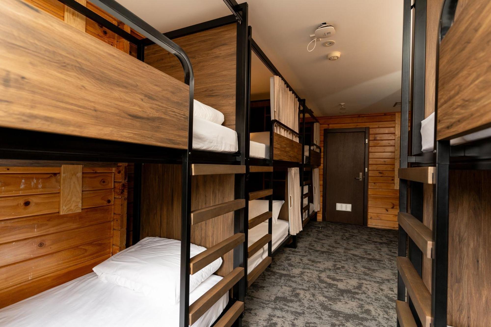 Haka House Aoraki Mt Cook Hostel Aoraki / Mount Cook Екстериор снимка